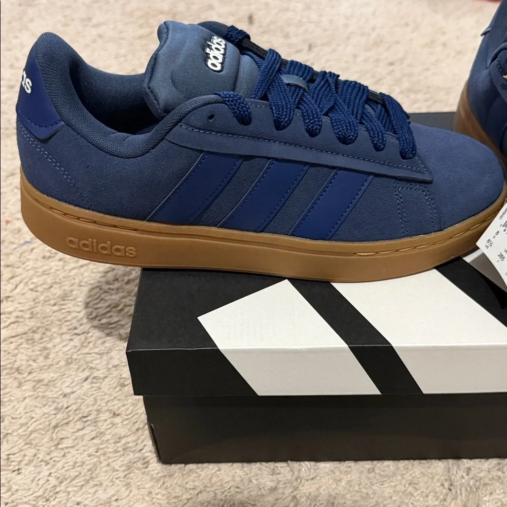 Adidas Men's Blue Sneakers size 8.5 - Picture 2 of 3